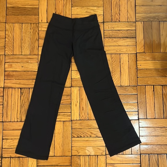 Gently Used Black lululemon athletica Boot Cut Leggings/Spandex- Women’s Size 6 - Picture 3 of 7